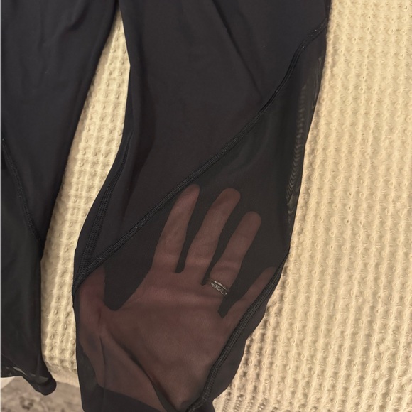 Lululemon mesh leggings - Picture 4 of 4